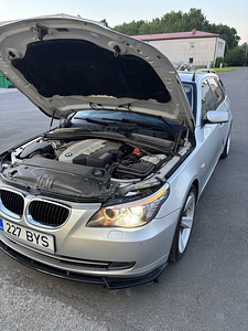 BMW e61 (10 foto / 15)