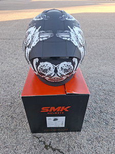Uus Kiiver Smk, suurus XL (4 foto / 6)