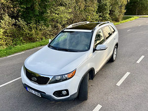 Kia Sorento 2.2 CRDi 145kW (2 foto / 11)