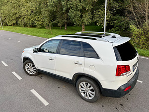 Kia Sorento 2.2 CRDi 145kW (3 foto / 11)