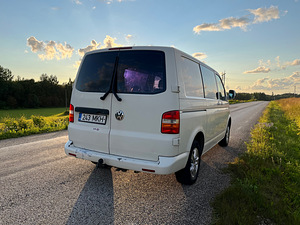 Volkswagen Transporter KOMBI 2.5 96kW (7 foto / 10)