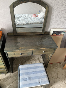 Mööbel (kummut, voodi, peegel, öökapid) (10 foto / 10)