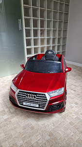 Laste elektriauto Audi Q7 (9 foto / 9)