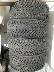 235/45/17 naastrehvid (2 foto / 2)