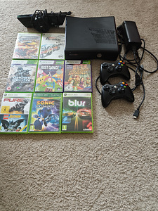 Продается комплект Xbox 360 (1 фото из 1)