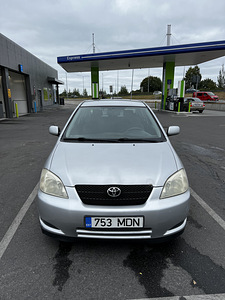 Toyota Corolla 2003 1.4 71 Kw Bensiin (10 foto / 11)