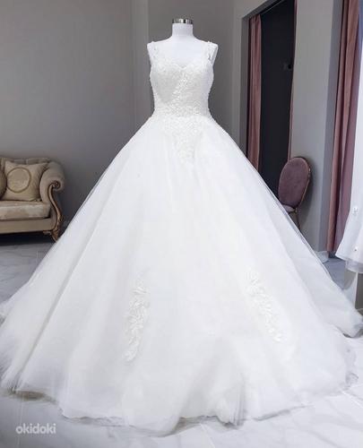 Красивое свадебное платье (фото #4)