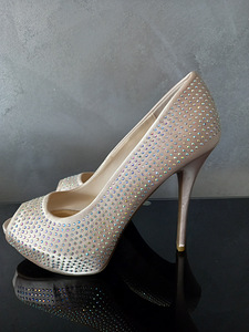 Kingad Jennifer Lopez 8,5 uued (3 foto / 3)