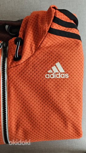 Adidase meeste jakk