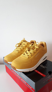 Skechers UNO Stand On Air vabaajajalatsid, s.39 (1 foto / 3)