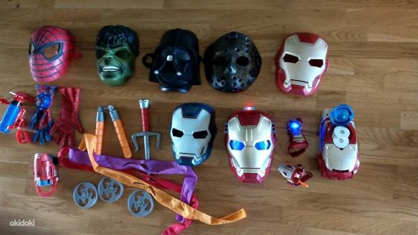 Набор масок и оружия супергероев (фото #1)