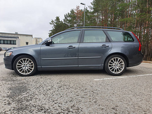 Volvo v50 2.0D 2010 (2 foto / 10)