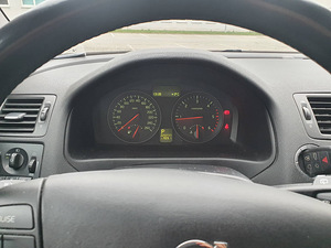Volvo v50 2.0D 2010 (9 foto / 10)