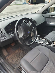 Volvo V50 Momentum 2.0D 100 kW (8 foto / 9)