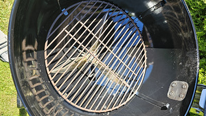Grill Weber Master-Touch GBS Premium 5770 (57cm) (7 foto / 9)