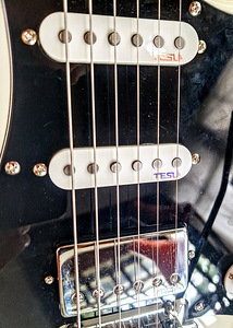 Stratocasteri helipeade komplekt humbuckeriga, Tesla pickups (2 foto / 2)
