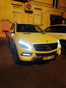 Mercedes-Benz ML 350 Sport 2013 (8 foto / 10)