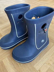 Crocs kummikud s 10-11 (1 foto / 5)