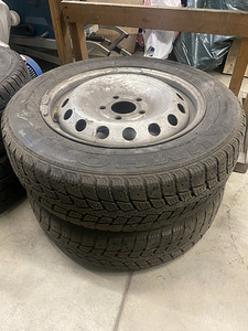 Шины 215/60R16 (2 фото из 2)