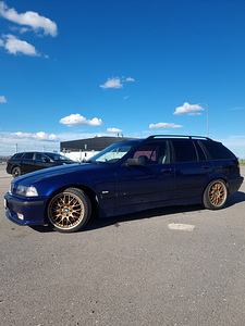 BMW 318 (2 фото из 7)