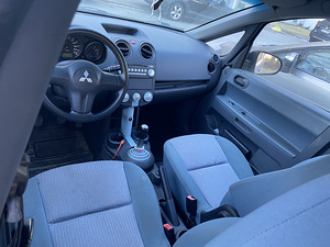 Mitsubishi Colt (2 foto / 12)