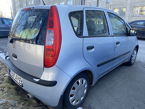 Mitsubishi Colt (8 foto / 12)