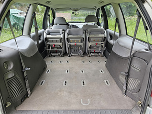 Ford Galaxy (6 foto / 15)