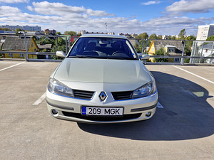 Renault Laguna 2.0 99 kW (4 foto / 11)