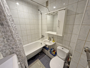 Kangelaste prospekt 47a, Pähklimäe, Narva, Ida-Virumaa (10 foto / 12)