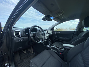 Kia Sportage 1.6 97kW, 2016 (9 foto / 15)