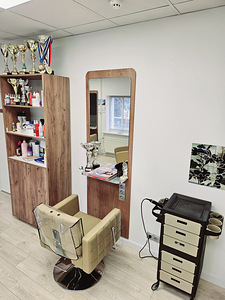 Juuksuri või Barberi töökoht (2 foto / 2)