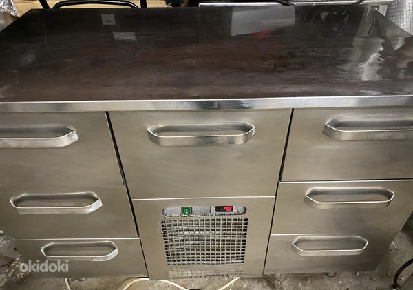 Külmtöölaud 7 sahtliga. Mõõdud: 1200x650x900mm. Tihendid kor
