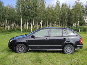 Skoda Fabia (4 foto / 9)