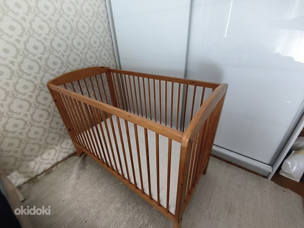Puidust võrevoodi