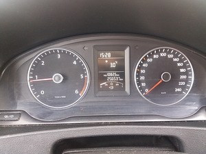 Volkswagen Transporter 2015 (2 foto / 7)