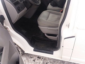 Volkswagen Transporter 2015 (6 foto / 7)
