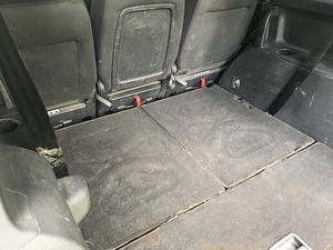 VOLKSWAGEN TOURAN 2.0 TDI 103kW (5 foto / 10)