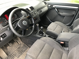 VOLKSWAGEN TOURAN 2.0 TDI 103kW (9 foto / 10)