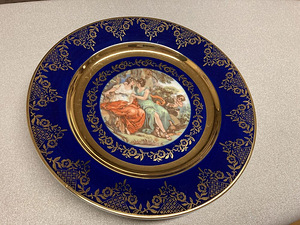 Большая очень красивая тарелка, фарфор Fine de Boheme, Карловы Вары