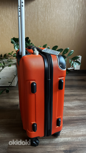 Новый чемодан, размер S. (фото #3)