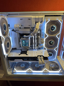 White Gaming PC – 7950X / RTX 3080 / 64GB / 4TB (3 foto / 3)