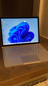 Планшет Microsoft Surface Book (3 фото из 3)