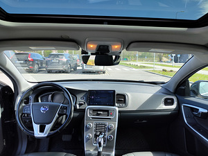 Volvo S60 Premier 2.0 180kW (12 foto / 15)