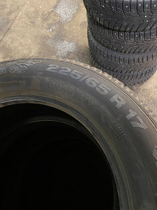 Зимние шины 225/65R17 (1 фото из 2)