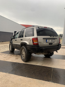 Jeep Grand Cherokee 4.0 R6 140kw (5 foto / 8)