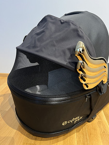 Cybex Priam/ePriam V4 Lux люлька, Jeremy Scott Wings (4 фото из 8)