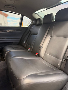 BMW 750d Long Xdrive (12 foto / 15)