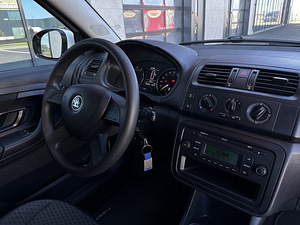 Skoda Fabia 1.2 63kW 2013 Läbisõit:183000km (7 foto / 15)