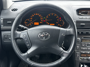 Toyota Avensis 1.8 95kW (9 foto / 12)