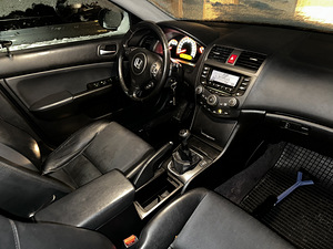 Honda Accord 2.0 114kW (12 foto / 12)